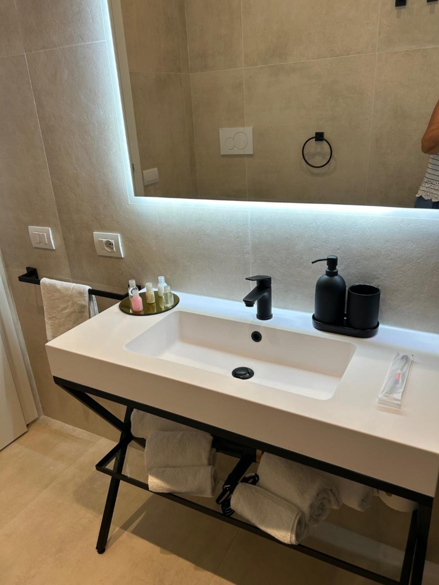 Hotel Casa Lounge Costituzione Cagliari Exteriér fotografie